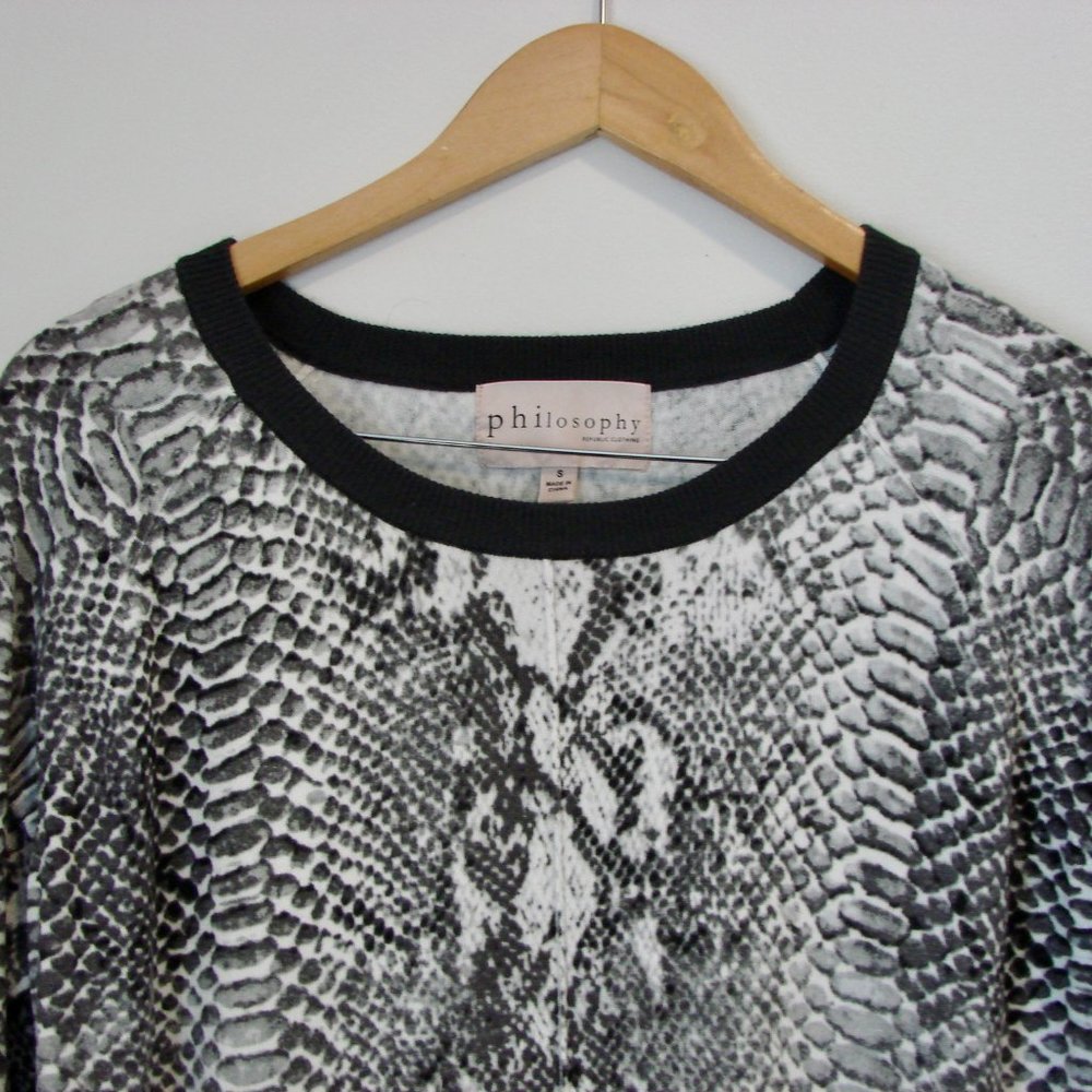 Animal Print Tunic Sweater Black White Snakeskin Print Asymmetrical Hem Small - Picture 4 of 16